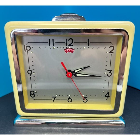 Vintage Mechanical Wind Up Alarm Clock Circa 1960 Diamond Travel 5" x 5" WORKS! - Picture 1 of 7